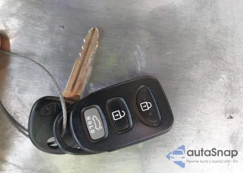 2013 Hyundai Elantra Gls z USA, uszkodzony, nr VIN KMHDH4AE5DU827059